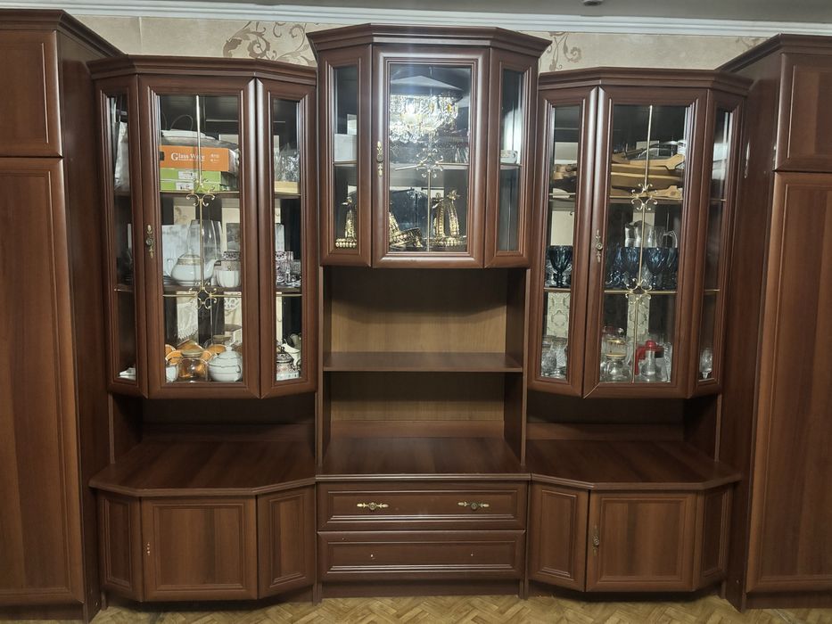 Продаётся стенка в отличном состоянии