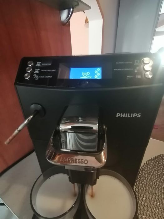 Vând expresor de cafea Philips.Stare perfectă de funcționare.