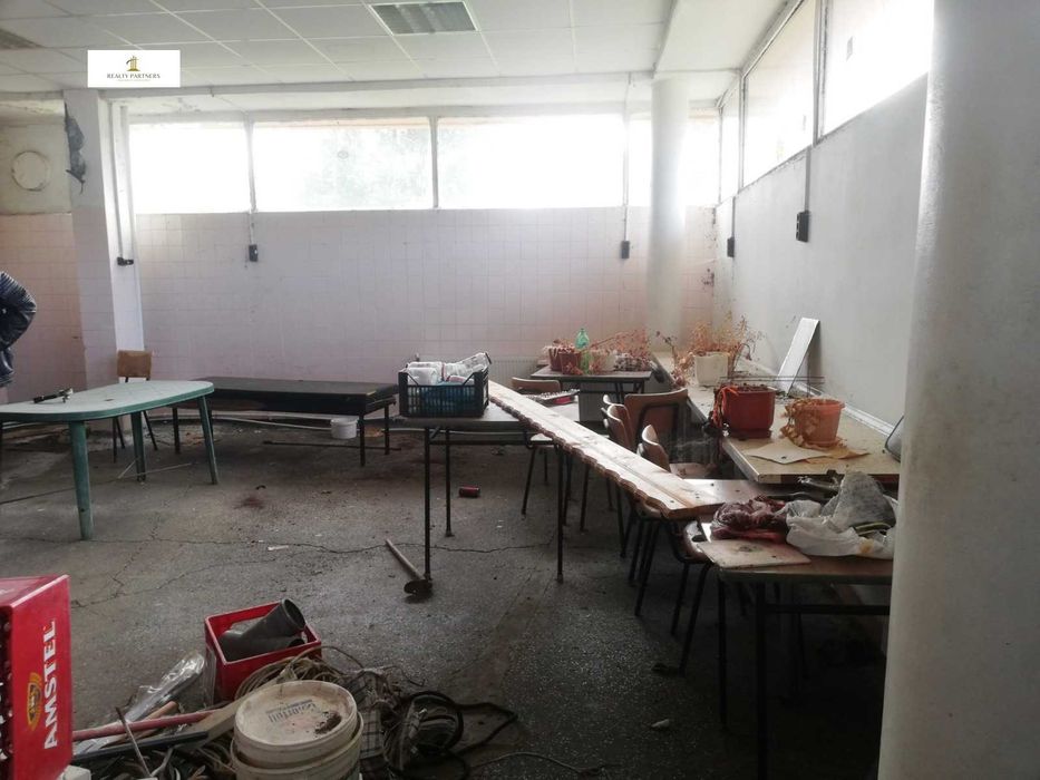 Продава се Промишлена сграда в с. Черна гора, Област Перник - 288 кв.м за 195 €/кв.м - Снимка #3