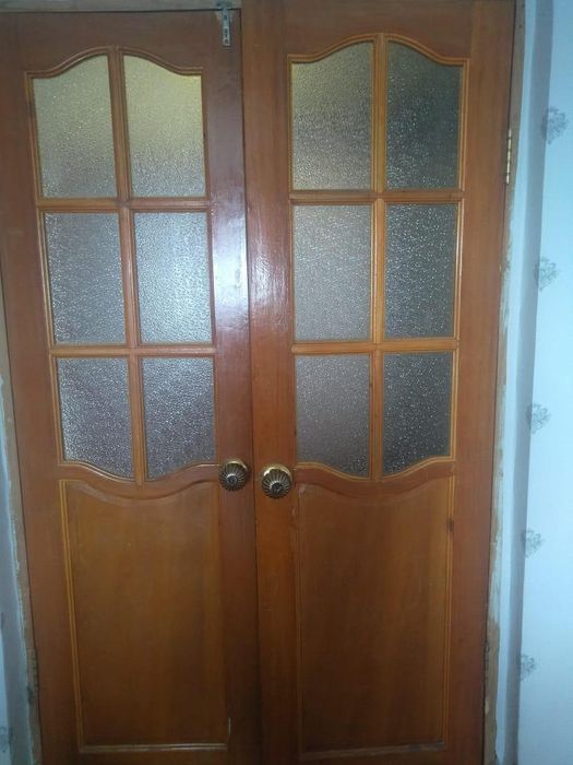 Двери б/у разные
