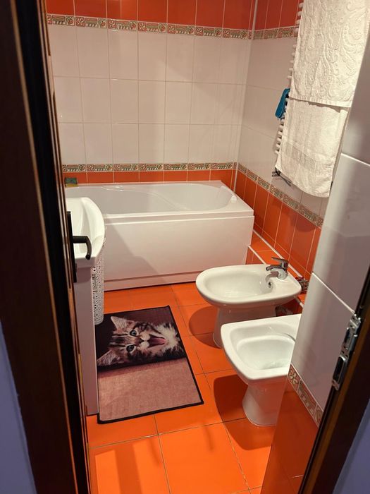 Vand apartament 3 camere decomandat