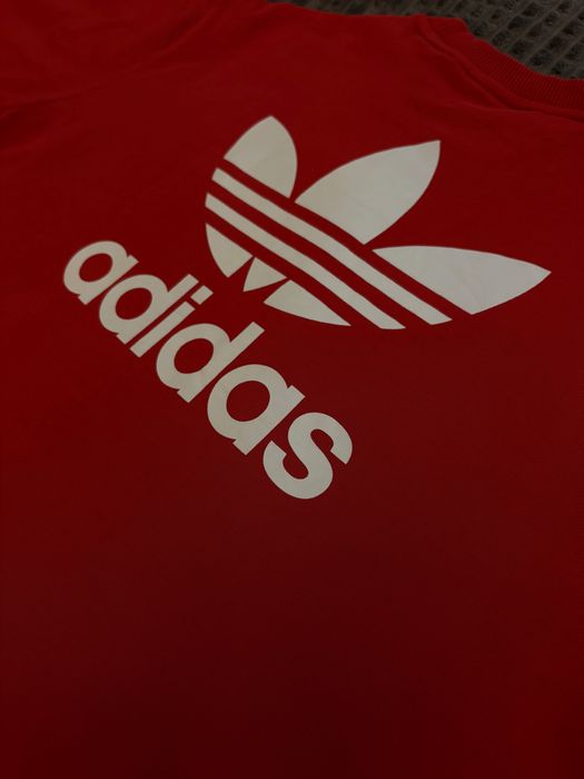 Продавам рокля на Adidas