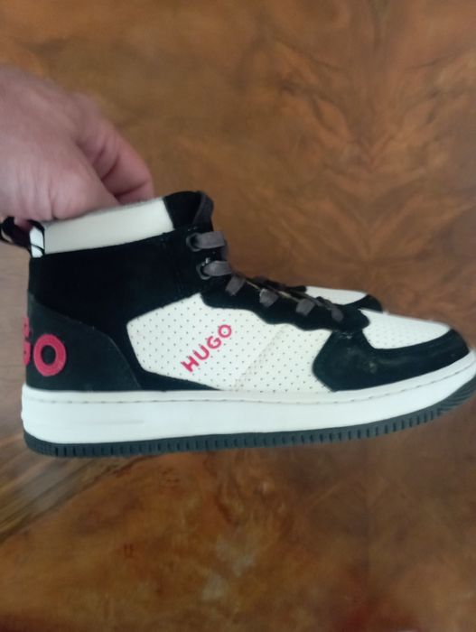 Детски маратонки HUGO
в бяло G00245
HUGO
-5% в приложението