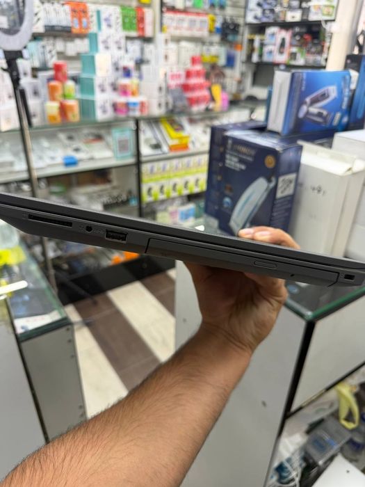 Notebook Lenovo yaxwi holatta