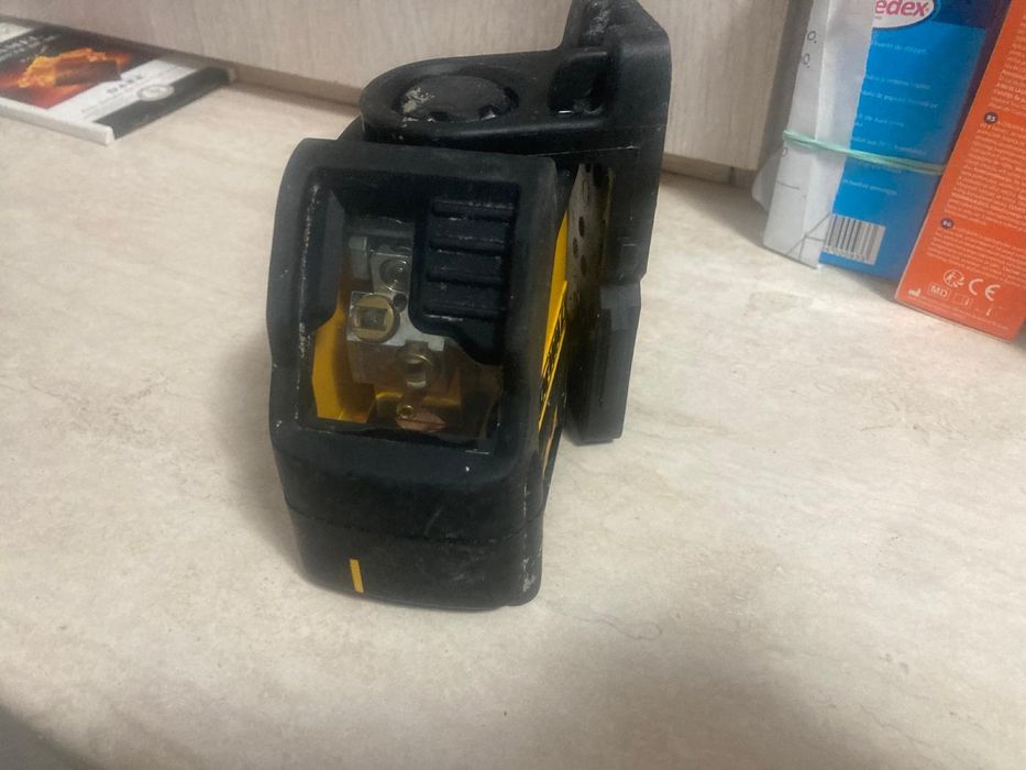 Nivela Laser Dewalt DW088 cu Linii Rosii