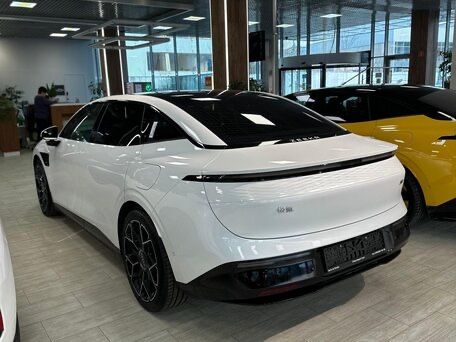 Zeekr 007 4AWD  3.3……………………….