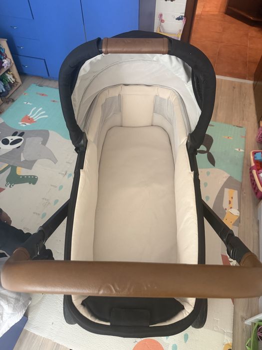 Nuna Mixx Next Caviar