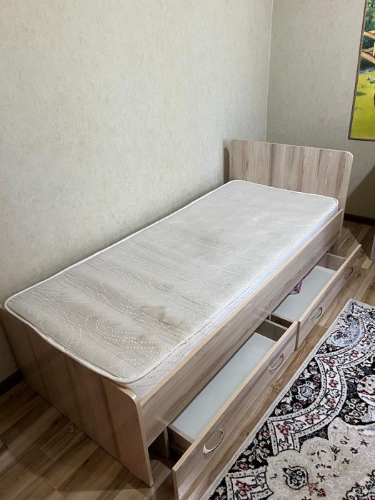 Кровать подростковая