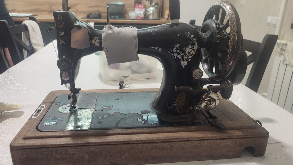 Швейная машина ручная