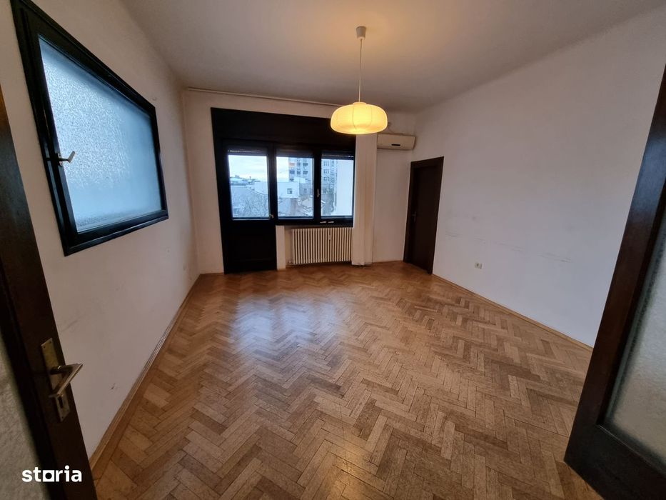 Piața Romana vav McDonald's - apartament nemobilat - 124mp