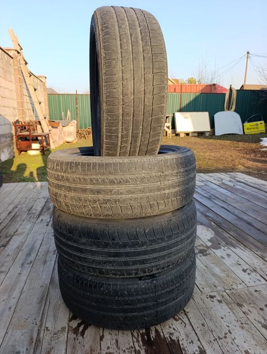 Продам комплект шин на 17