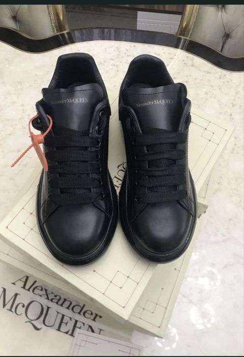 Adidasi Alexander McQueen nou