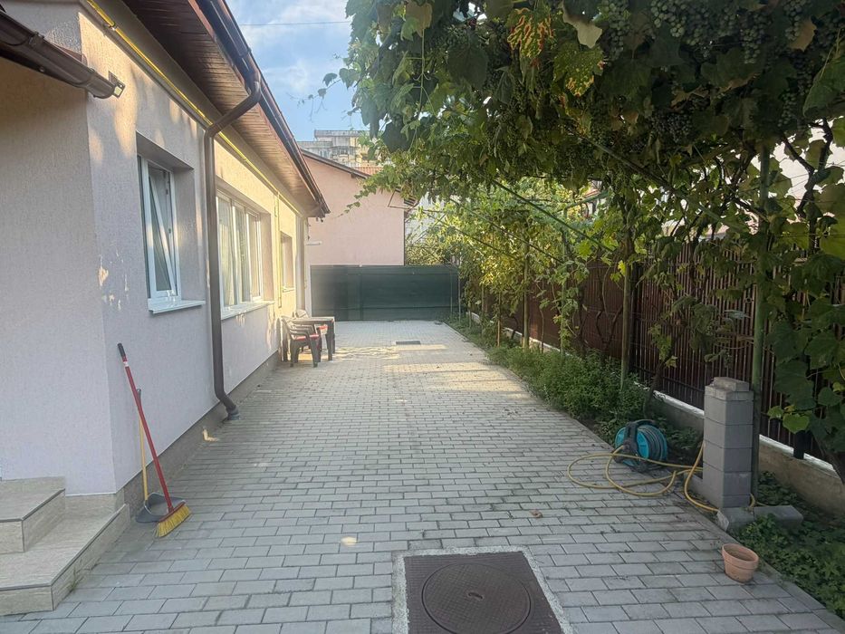 Ploiesti semicentral zona rezidentiala - Casa de inchiriat pentru locuit sau cabinete/birou