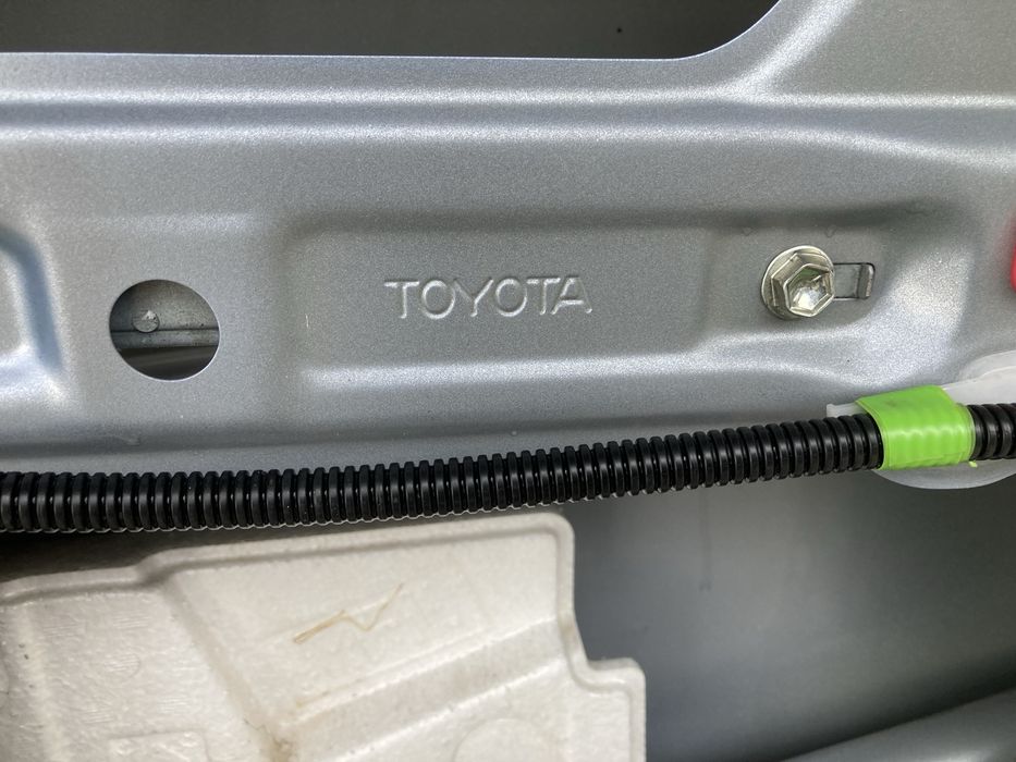 Предна лява врата за тойота версо S /Toyota verso S / 11-15г