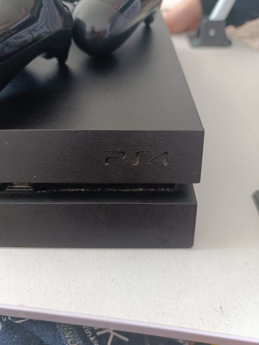 Продам playstation 4