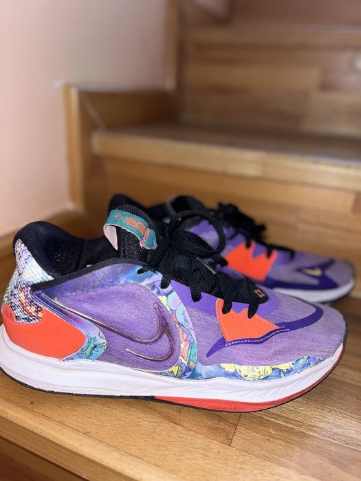 Adidasi Nike Kyrie 5