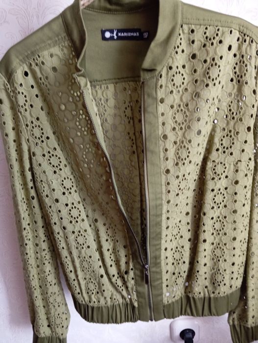 Ветровка женская