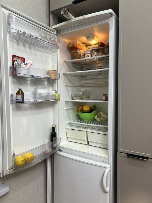 Холодильник бирюса