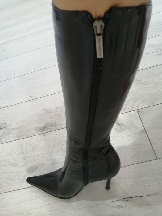 Продам женские сапоги