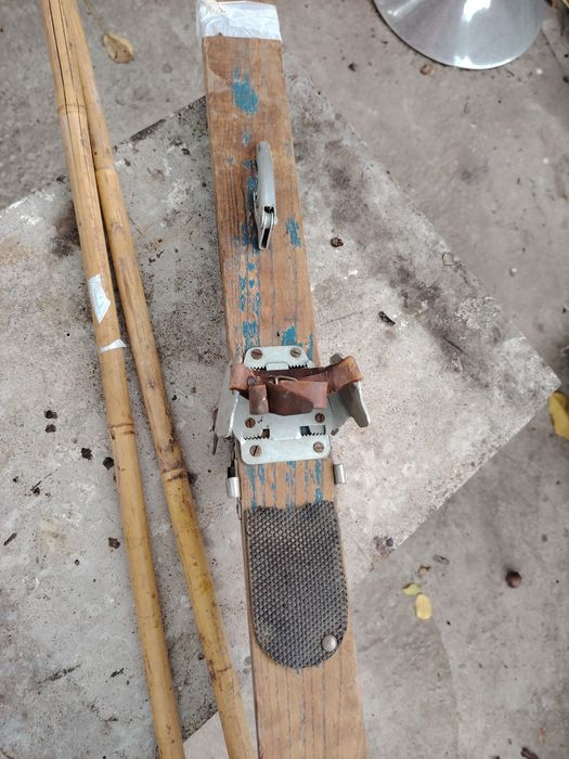 Стари дървени ски