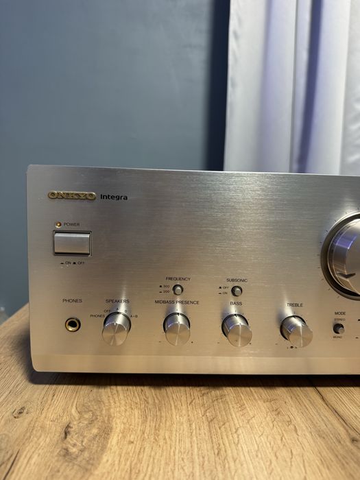 Vand amplificator Onkyo integra A-9911 capul de serie
