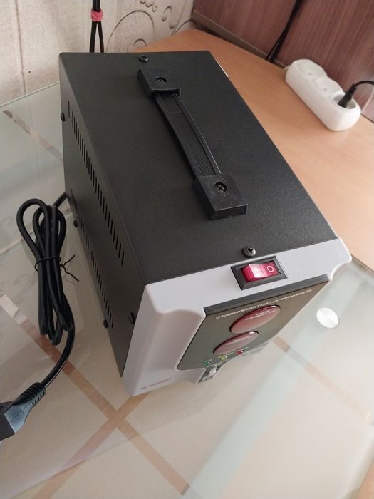 Стабилизатор напряжения