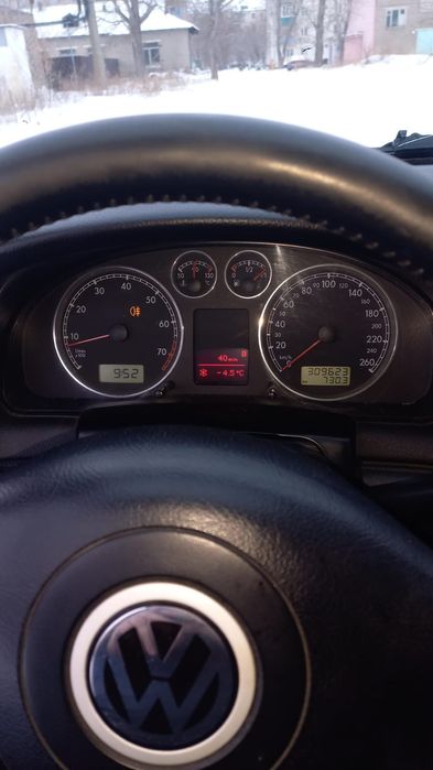 Продам машину ( рекомендуется торг )