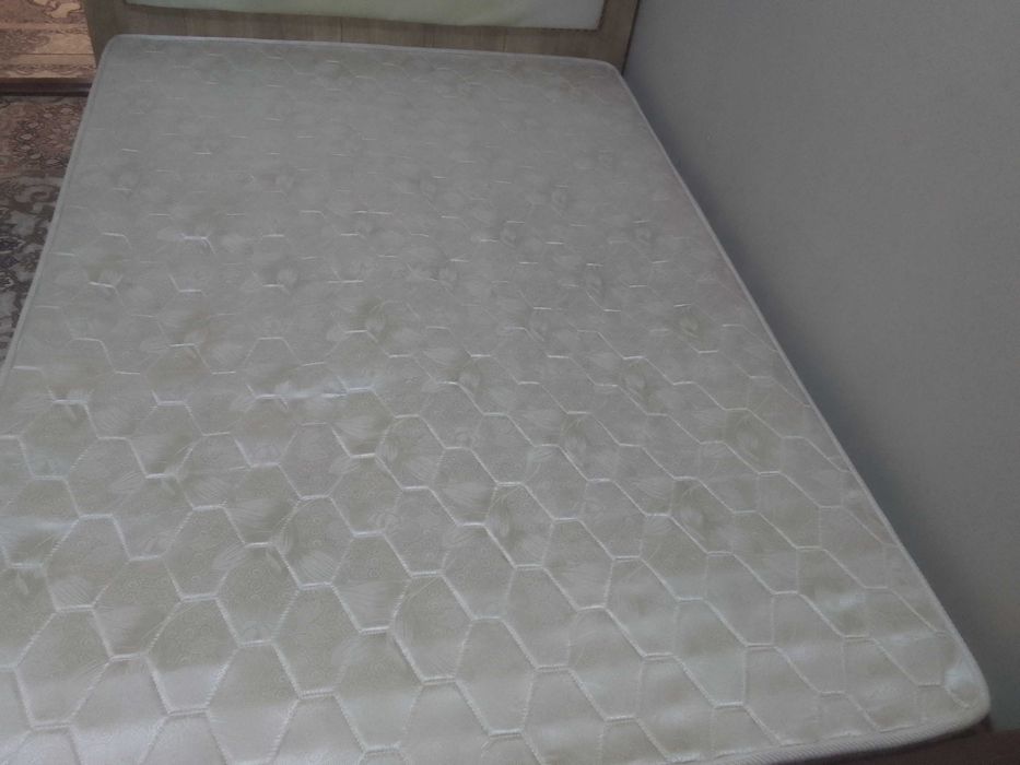 Матрас сотилади..