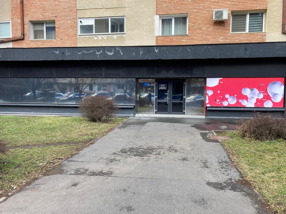 Spațiu comercial de inchiriat 208 mp+ curte 135 mp Sf.gheoeghe