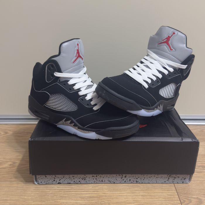 Jordan 5 black metalic marimea 40