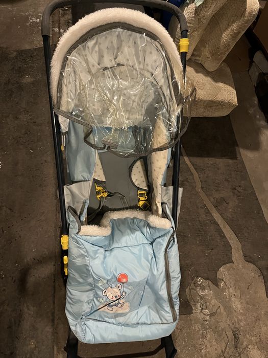 Продам детцкие санки с калесиками