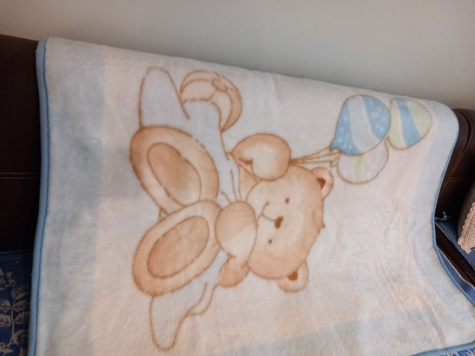 Одеяло/завивка/за бебе или за малко дете.