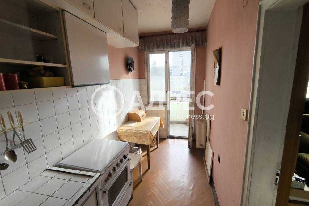 Тристаен апартамент в центъра на гр. Разград!