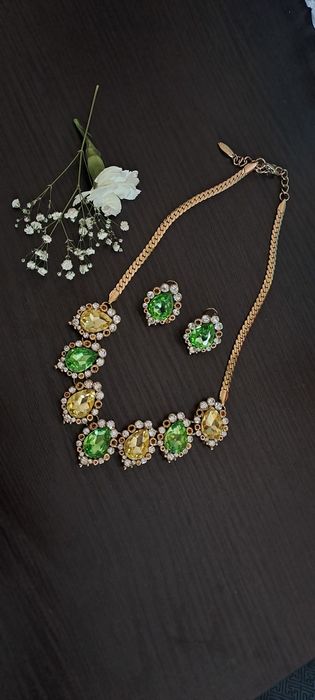 Продаётся колье и серьги  Новое