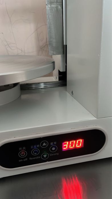 Столик для выравнивания тортов