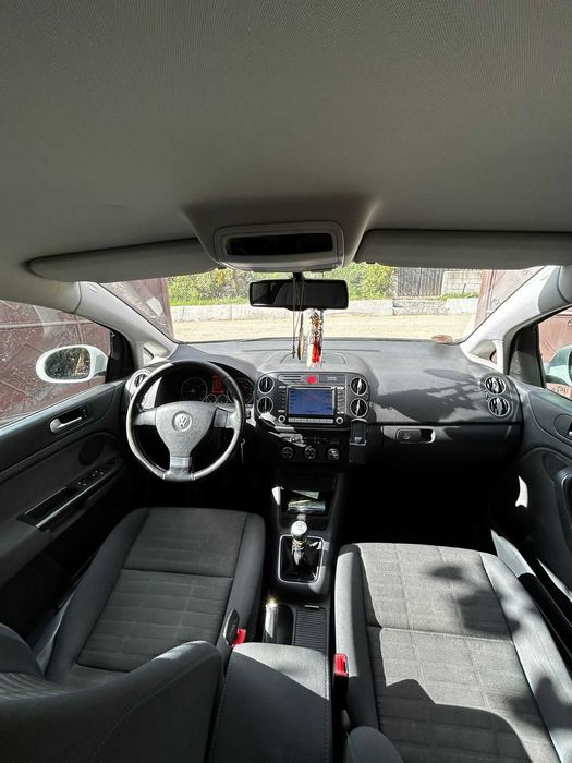 Vând Volkswagen Golf Plus