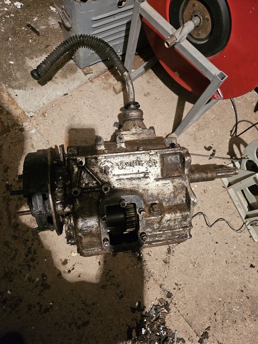 Продам коробку на зил 130