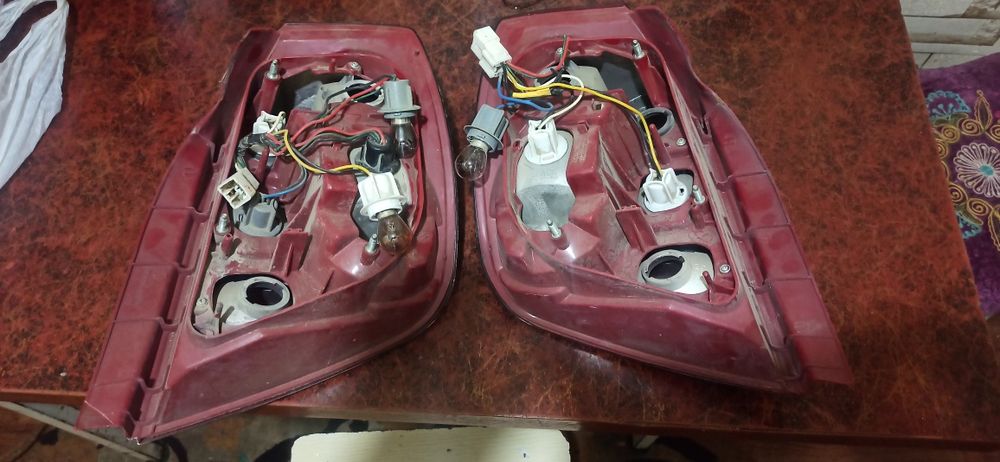 Задный подфарники