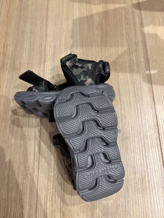Чисто Нови детски обувки на Skechers