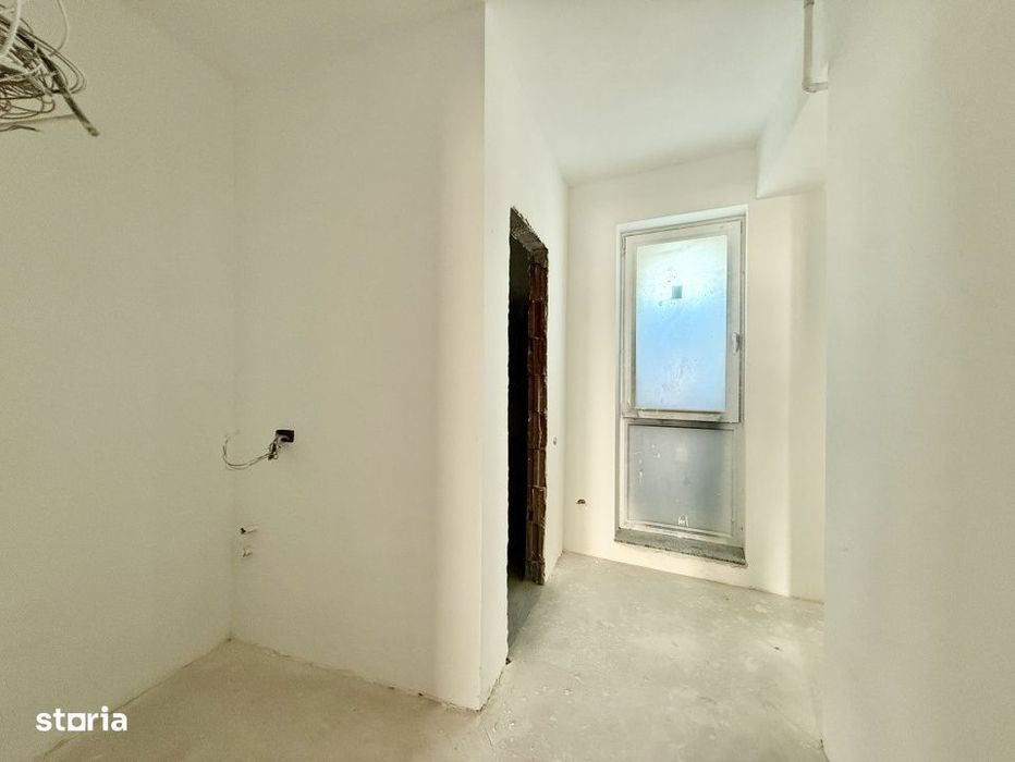 Centrul Capitalei, apartament cu 2 bai, etaj superior !