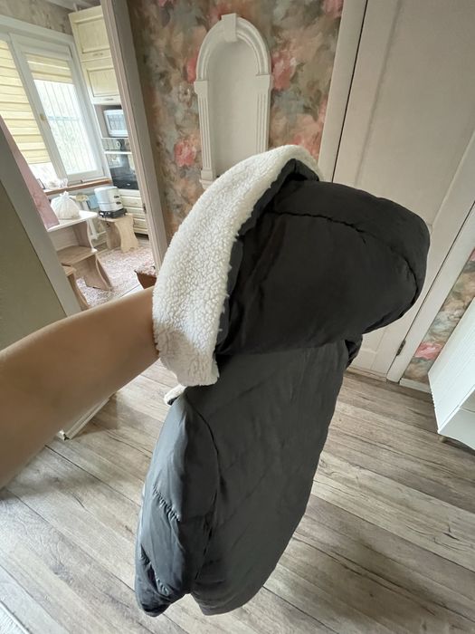 Прддам куртку зимнюю