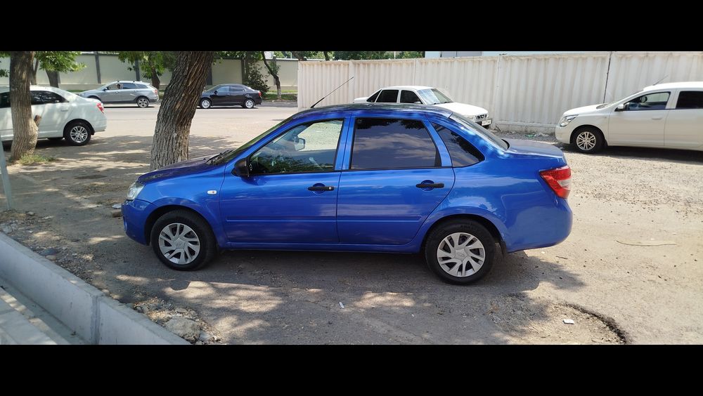 Lada Granta avto