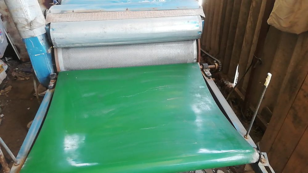 Швейная машина срочно продам