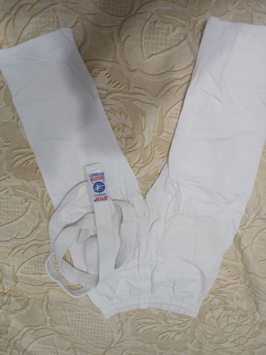 Продам кимоно каратэ