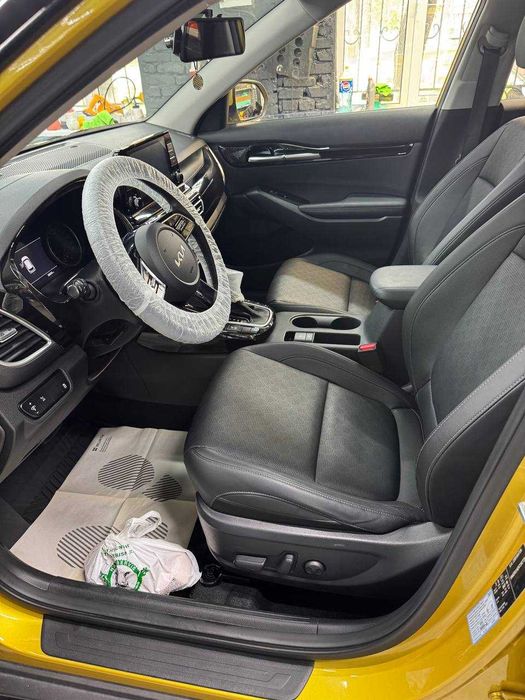 KIA Seltos, золотой, 2022, 39 тыс км пробег