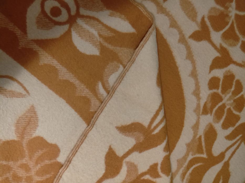 Продам шерстяное одеяло