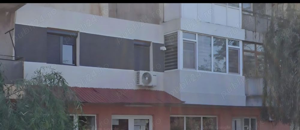 Vând apartament Insuratei