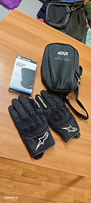 Echipament moto touring. Casca moto, geacă moto.