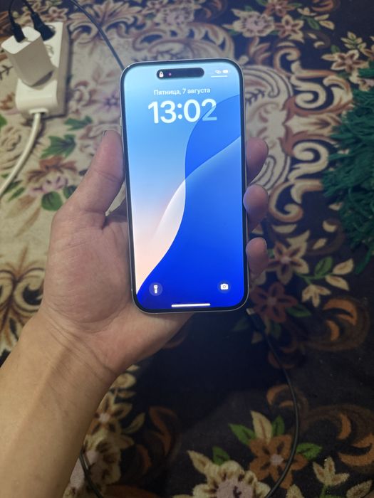 Продаю IPhone 15 256g