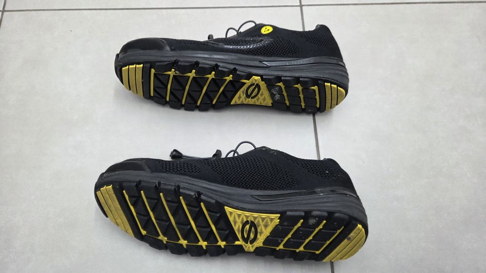 Pantofi protectie cu bombeu din compozit